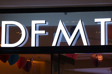 快播视频在线观看招牌制作需要多久？批量定制需要多久？